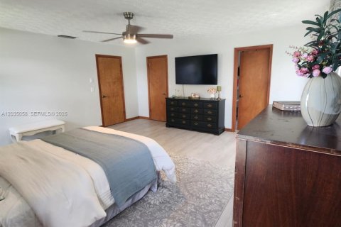 Casa en alquiler en St. Lucie, Florida, 4 dormitorios, 241.27 m2 № 2088247 - foto 2