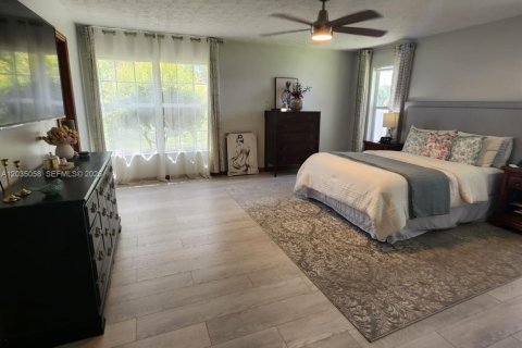 Casa en alquiler en St. Lucie, Florida, 4 dormitorios, 241.27 m2 № 2088247 - foto 4