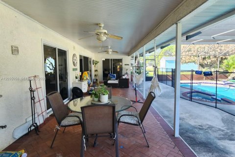 Casa en alquiler en St. Lucie, Florida, 4 dormitorios, 241.27 m2 № 2088247 - foto 30