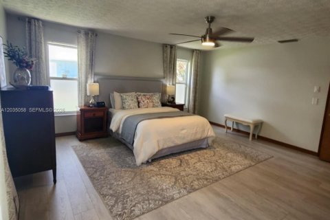 Casa en alquiler en St. Lucie, Florida, 4 dormitorios, 241.27 m2 № 2088247 - foto 3