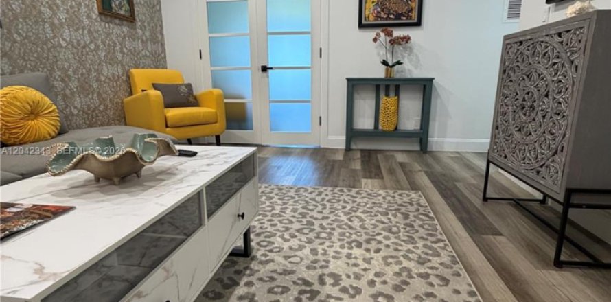 Condo in Lauderdale-by-the-Sea, Florida, 2 bedrooms  № 2244032