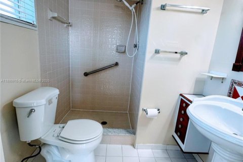 Снять в аренду кондоминиум в Санрайз, Флорида 2 спальни, 78.97м2, № 1941544 - фото 10