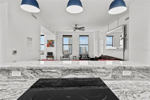 Condo in Saint Petersburg, Florida, 2 bedrooms  № 1565406 - photo 18