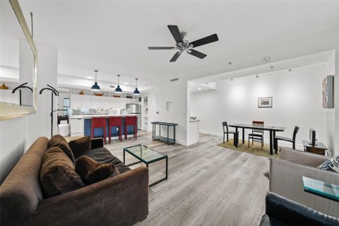 Condo in Saint Petersburg, Florida, 2 bedrooms  № 1565406 - photo 20