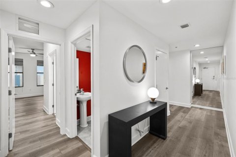 Condo in Saint Petersburg, Florida, 2 bedrooms  № 1565406 - photo 5