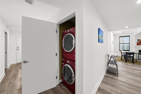 Condo in Saint Petersburg, Florida, 2 bedrooms  № 1565406 - photo 14