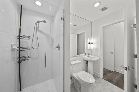Condo in Saint Petersburg, Florida, 2 bedrooms  № 1565406 - photo 11