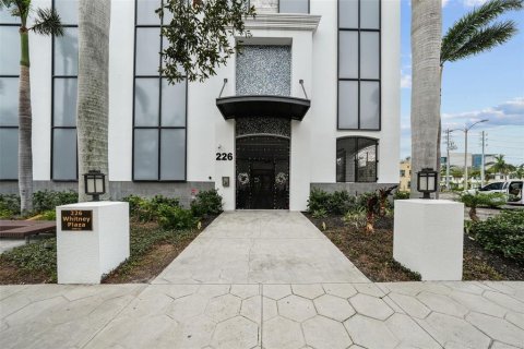 Condo in Saint Petersburg, Florida, 2 bedrooms  № 1565406 - photo 2