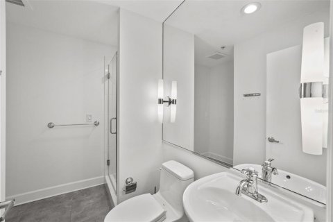 Condo in Saint Petersburg, Florida, 2 bedrooms  № 1565406 - photo 12