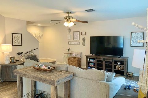 Townhouse in Lakeland, Florida 3 bedrooms, 120.96 sq.m. № 2378113 - photo 2