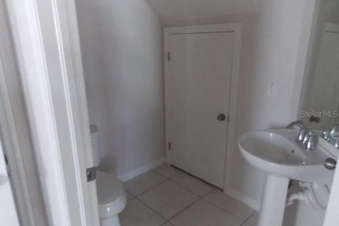 Townhouse in Lakeland, Florida 3 bedrooms, 120.96 sq.m. № 2378113 - photo 10