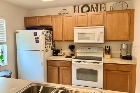 Townhouse in Lakeland, Florida 3 bedrooms, 120.96 sq.m. № 2378113 - photo 3