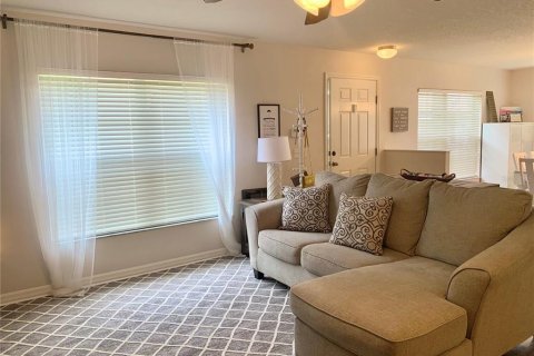Townhouse in Lakeland, Florida 3 bedrooms, 120.96 sq.m. № 2378113 - photo 6