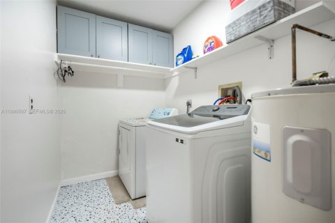 Купить виллу или дом в Катлер-Бей, Флорида 4 спальни, 182.74м2, № 2056262 - фото 27