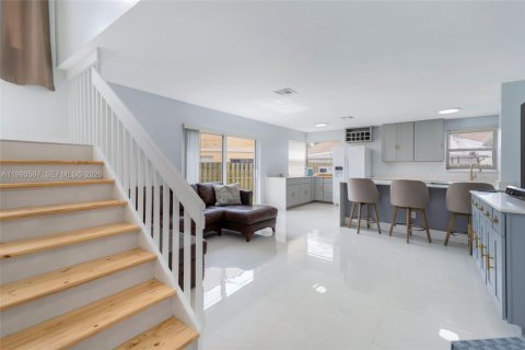 Купить виллу или дом в Катлер-Бей, Флорида 4 спальни, 182.74м2, № 2056262 - фото 8