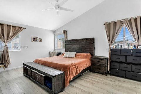 Купить виллу или дом в Катлер-Бей, Флорида 4 спальни, 182.74м2, № 2056262 - фото 17