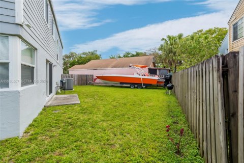 Купить виллу или дом в Катлер-Бей, Флорида 4 спальни, 182.74м2, № 2056262 - фото 29