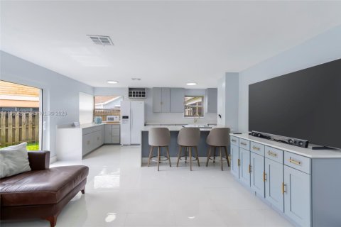 Купить виллу или дом в Катлер-Бей, Флорида 4 спальни, 182.74м2, № 2056262 - фото 10