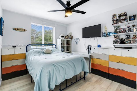 Купить виллу или дом в Катлер-Бей, Флорида 4 спальни, 182.74м2, № 2056262 - фото 21