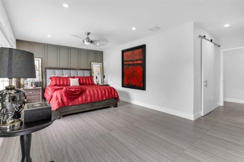 House in Miami, Florida 3 bedrooms, 188.41 sq.m. № 1929442 - photo 23