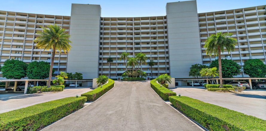 Condo in North Palm Beach, Florida, 2 bedrooms № 1210282