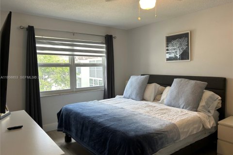 Снять в аренду кондоминиум в Лодердейл-бай-те-Си, Флорида 1 спальня, 78.97м2, № 2017574 - фото 26