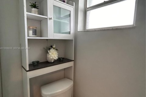 Снять в аренду кондоминиум в Лодердейл-бай-те-Си, Флорида 1 спальня, 78.97м2, № 2017574 - фото 24