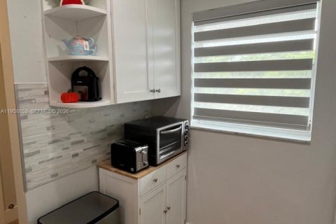 Снять в аренду кондоминиум в Лодердейл-бай-те-Си, Флорида 1 спальня, 78.97м2, № 2017574 - фото 18