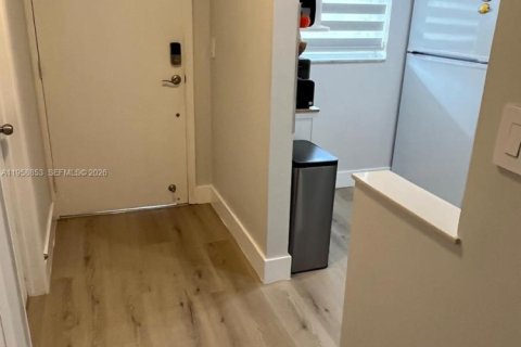 Снять в аренду кондоминиум в Лодердейл-бай-те-Си, Флорида 1 спальня, 78.97м2, № 2017574 - фото 9