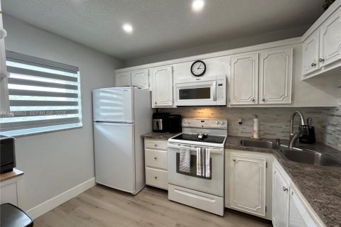 Снять в аренду кондоминиум в Лодердейл-бай-те-Си, Флорида 1 спальня, 78.97м2, № 2017574 - фото 20