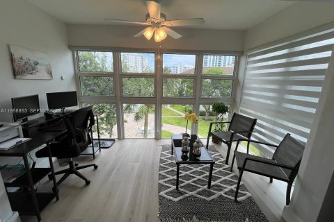 Снять в аренду кондоминиум в Лодердейл-бай-те-Си, Флорида 1 спальня, 78.97м2, № 2017574 - фото 12