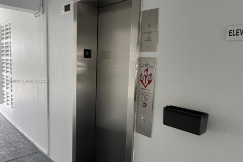 Снять в аренду кондоминиум в Лодердейл-бай-те-Си, Флорида 1 спальня, 78.97м2, № 2017574 - фото 7