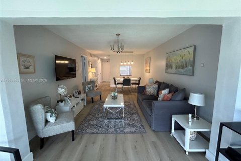 Снять в аренду кондоминиум в Лодердейл-бай-те-Си, Флорида 1 спальня, 78.97м2, № 2017574 - фото 10