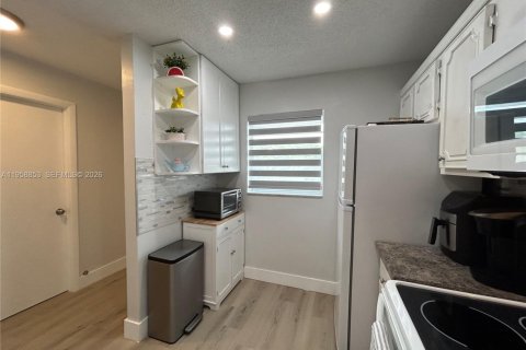 Снять в аренду кондоминиум в Лодердейл-бай-те-Си, Флорида 1 спальня, 78.97м2, № 2017574 - фото 19