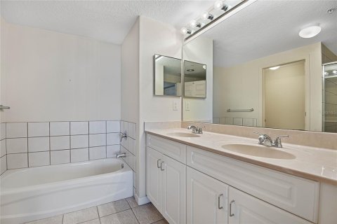 Condo in Palm Coast, Florida, 2 bedrooms  № 1124764 - photo 25