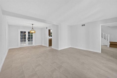 House in Tampa, Florida 4 bedrooms, 206.8 sq.m. № 1805788 - photo 15