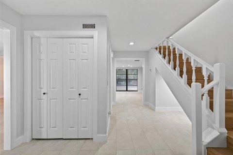 House in Tampa, Florida 4 bedrooms, 206.8 sq.m. № 1805788 - photo 5