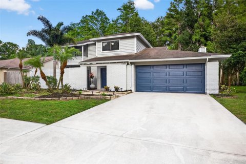 House in Tampa, Florida 4 bedrooms, 206.8 sq.m. № 1805788 - photo 2