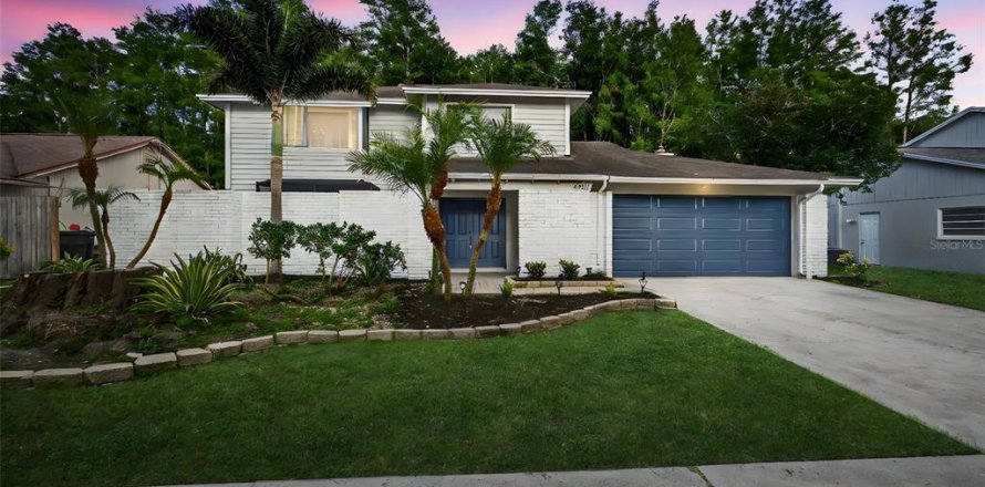 House in Tampa, Florida 4 bedrooms, 206.8 sq.m. № 1805788