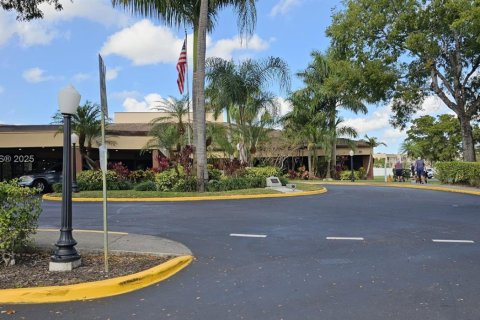 Condo in Sunrise, Florida, 2 bedrooms  № 1865661 - photo 21