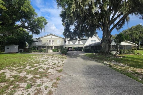 House in Lakeland, Florida 8 bedrooms, 780.01 sq.m. № 2345029