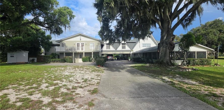 House in Lakeland, Florida 8 bedrooms, 780.01 sq.m. № 2345029
