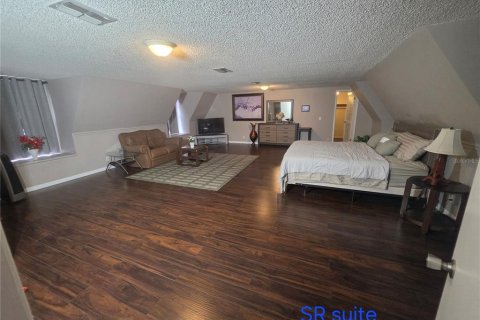 House in Lakeland, Florida 8 bedrooms, 780.01 sq.m. № 2345029 - photo 28