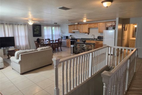 House in Lakeland, Florida 8 bedrooms, 780.01 sq.m. № 2345029 - photo 18