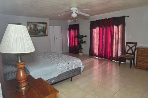 House in Lakeland, Florida 8 bedrooms, 780.01 sq.m. № 2345029 - photo 10