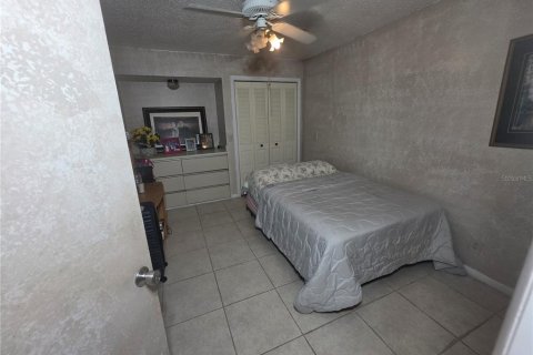 House in Lakeland, Florida 8 bedrooms, 780.01 sq.m. № 2345029 - photo 21
