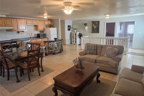 House in Lakeland, Florida 8 bedrooms, 780.01 sq.m. № 2345029 - photo 17