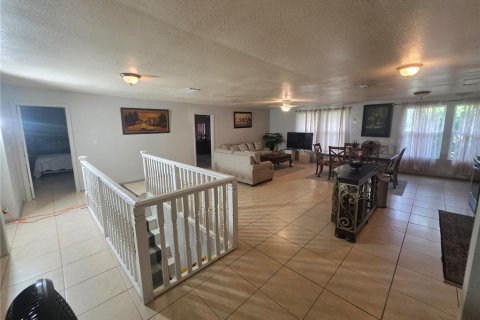 House in Lakeland, Florida 8 bedrooms, 780.01 sq.m. № 2345029 - photo 12