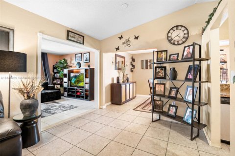 House in Miami Gardens, Florida 4 bedrooms, 161.84 sq.m. № 1854890 - photo 20
