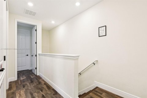 Adosado en venta en Kissimmee, Florida, 3 dormitorios № 2186448 - foto 21